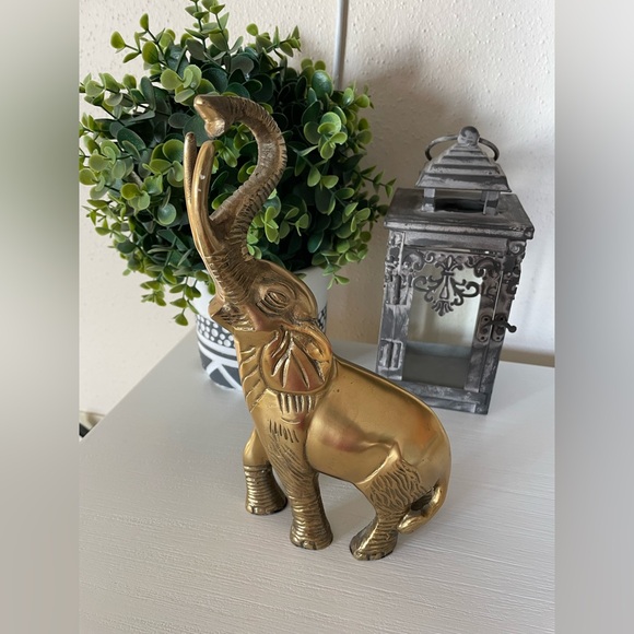 Vtg Solid Brass Lucky Elephant Figurine Statue Trunk's Up India MCM Regency - Picture 4 of 5